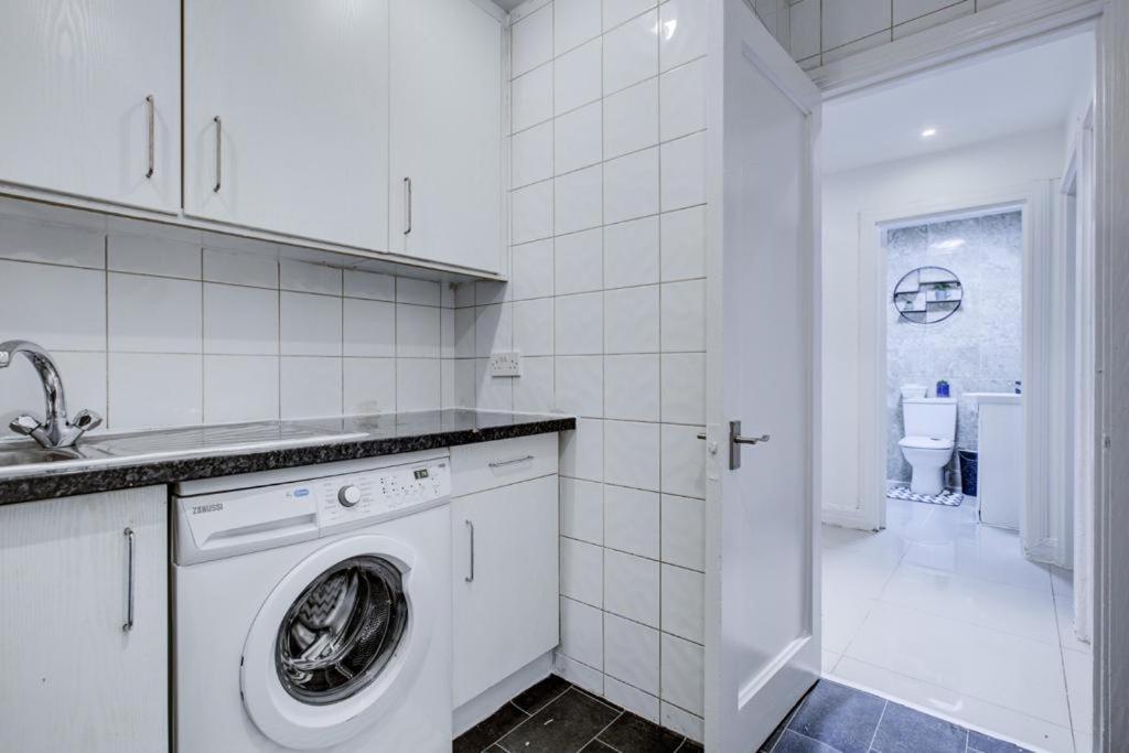 Hyde Park Apartment 2 Bedroom ロンドン エクステリア 写真